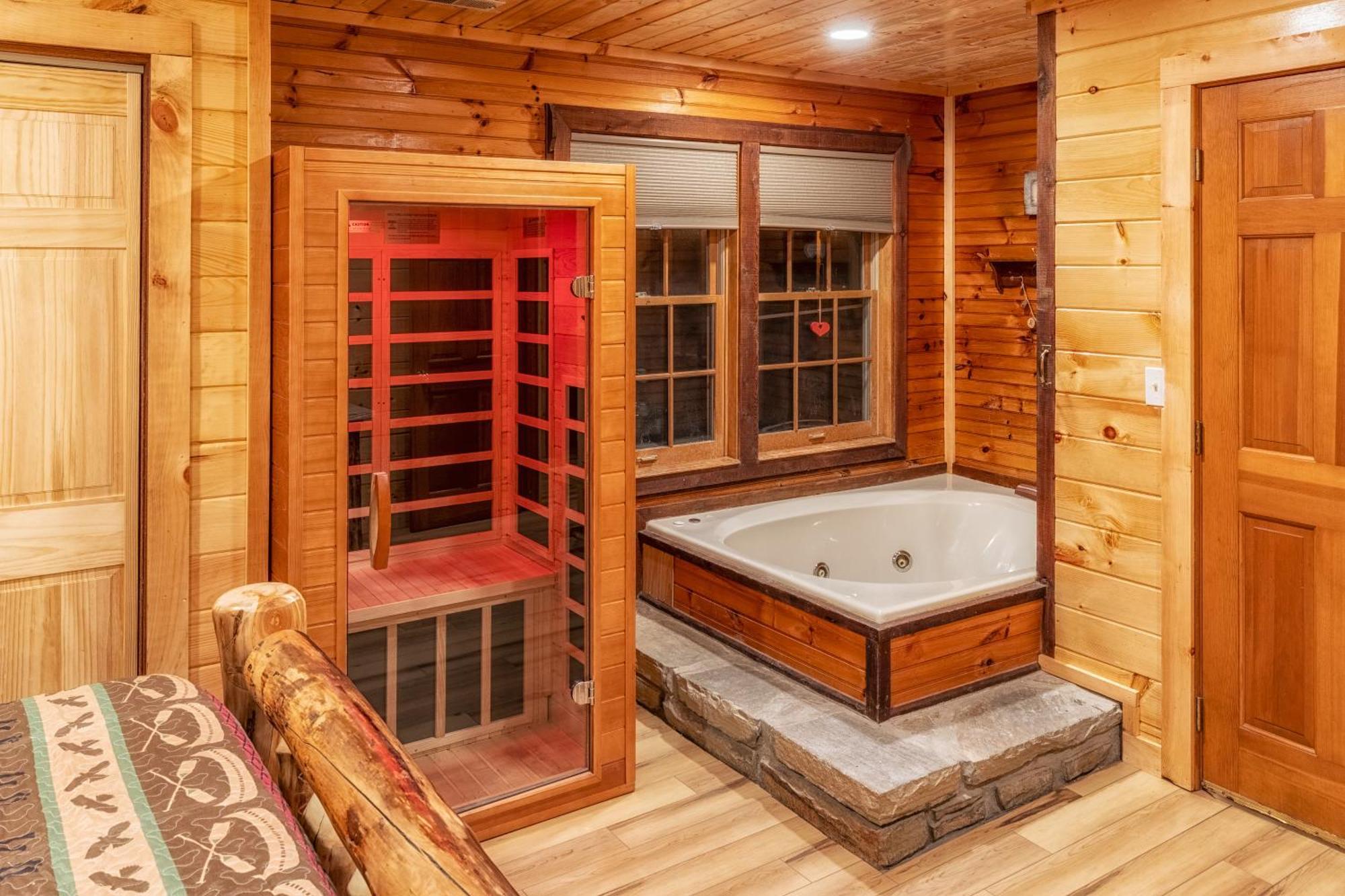 Real Log Cabin With Amazing Views, Hot Tub, Sauna, Games Gatlinburg Extérieur photo