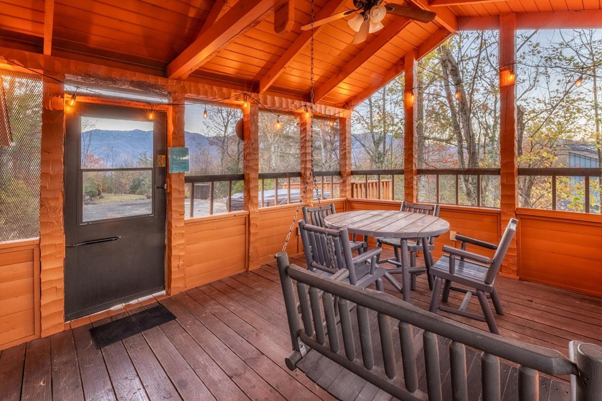 Real Log Cabin With Amazing Views, Hot Tub, Sauna, Games Gatlinburg Extérieur photo