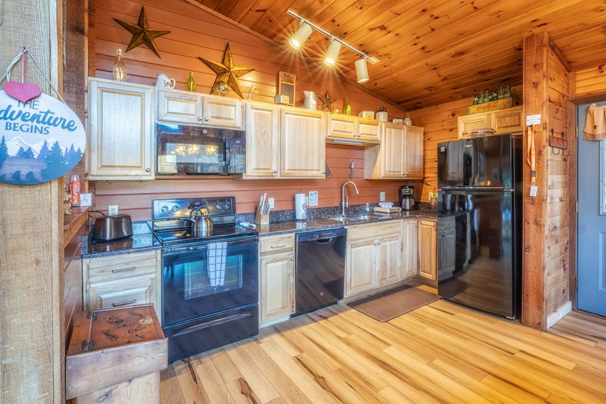 Real Log Cabin With Amazing Views, Hot Tub, Sauna, Games Gatlinburg Extérieur photo